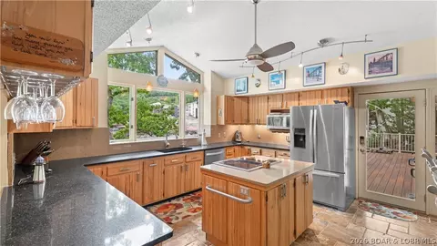 Kitchen - 109 Hawk Cir, Lake Ozark, MO 65049 photo 2 of 10