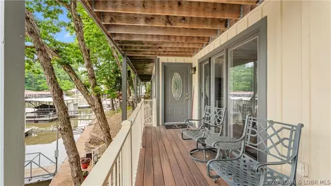 Exterior - 109 Hawk Cir, Lake Ozark, MO 65049 photo 2 of 8