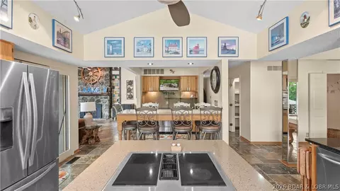 Kitchen - 109 Hawk Cir, Lake Ozark, MO 65049 photo 7 of 10