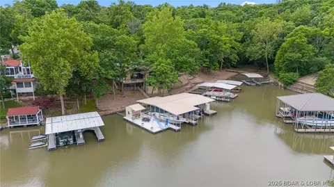 109 Hawk Cir, Lake Ozark, MO 65049