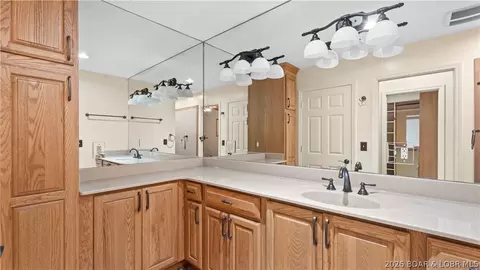 Bath - 109 Hawk Cir, Lake Ozark, MO 65049 photo 2 of 4
