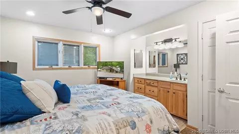 Bedroom - 109 Hawk Cir, Lake Ozark, MO 65049 photo 2 of 14