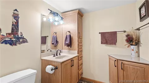 Bath - 109 Hawk Cir, Lake Ozark, MO 65049 photo 1 of 4