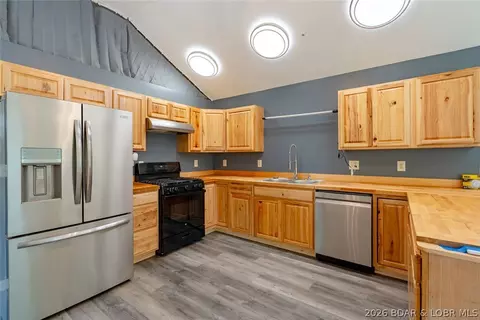 Kitchen - 19145 Strawberry Fields Dr, Barnett, MO 65011 photo 1 of 3