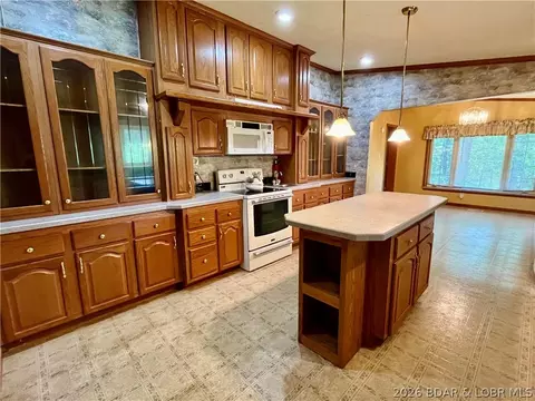 Kitchen - 26985 Ivy Bend Rd, Stover, MO 65078 photo 4 of 5