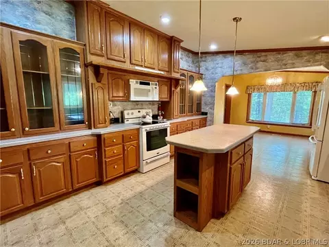 Kitchen - 26985 Ivy Bend Rd, Stover, MO 65078 photo 5 of 5