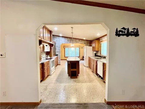 Entry Way - 26985 Ivy Bend Rd, Stover, MO 65078 photo 2 of 4