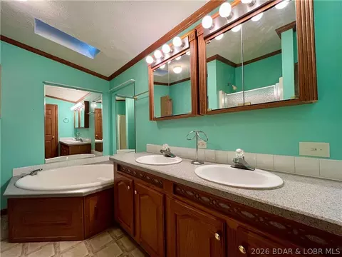 Bath - 26985 Ivy Bend Rd, Stover, MO 65078 photo 3 of 7