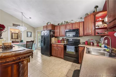 Entry Way - 91 Hackberry Trace Rd, Montreal, MO 65591 photo 2 of 3