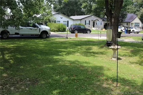 Exterior - 516 S Burke St, Versailles, MO 65084 photo 5 of 15