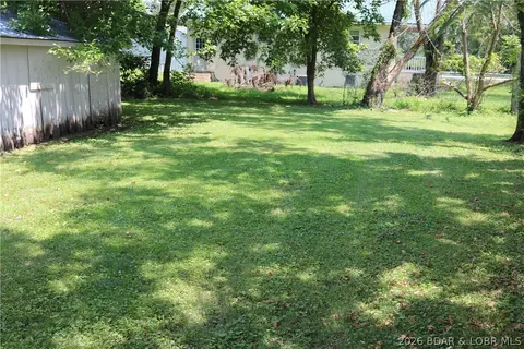 Exterior - 516 S Burke St, Versailles, MO 65084 photo 11 of 15