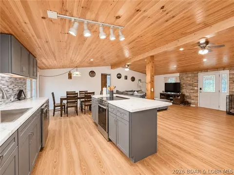 37070 Rambling Rd, Warsaw, MO 65355