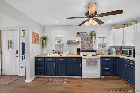 Kitchen - 17521 Snowcap Loop, Warsaw, MO 65355 photo 2 of 4