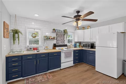 Kitchen - 17521 Snowcap Loop, Warsaw, MO 65355 photo 1 of 4