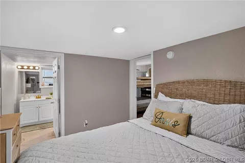 Bedroom - 17521 Snowcap Loop, Warsaw, MO 65355 photo 5 of 5