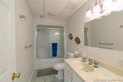 Bath - 643 Heron Estates Dr, Camdenton, MO 65020 photo 5 of 5