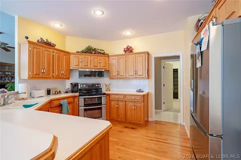 Kitchen - 643 Heron Estates Dr, Camdenton, MO 65020 photo 2 of 7