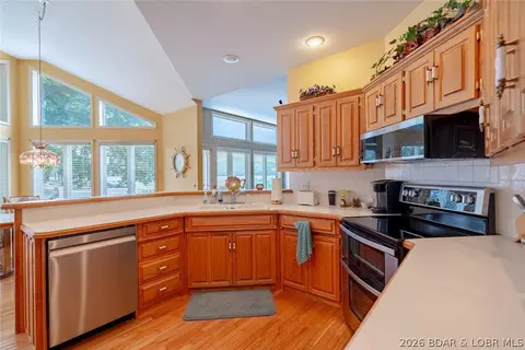 Kitchen - 643 Heron Estates Dr, Camdenton, MO 65020 photo 1 of 7