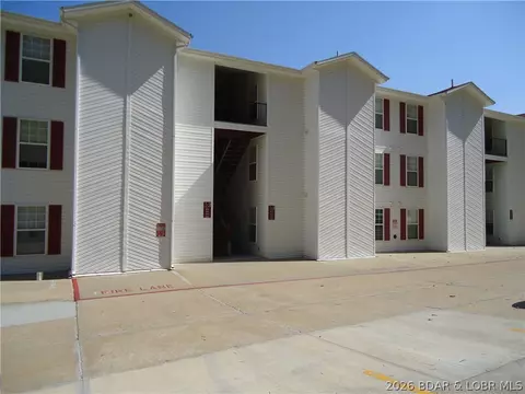 40 Lighthouse Rd #3-201, Lake Ozark, MO 65049