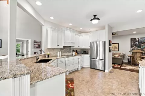 Kitchen - 423 Kona Cv, Roach, MO 65787 photo 2 of 3