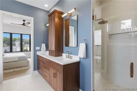 Bath - 5489 Harpers Dr, Osage Beach, MO 65065 photo 1 of 6