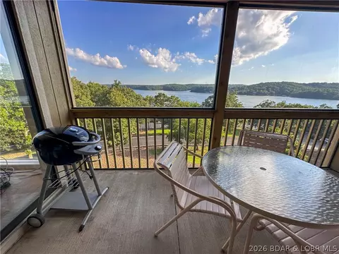 2500 Bay Point Ln #722, Osage Beach, MO 65065