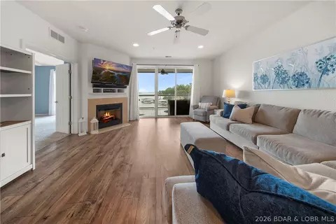 1200 Lands End Pkwy #222, Osage Beach, MO 65065