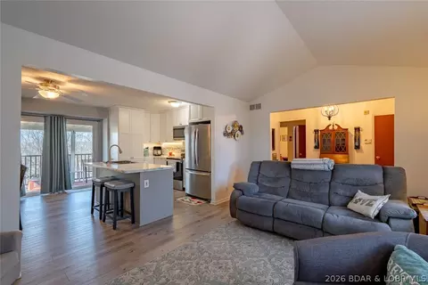 Entry Way - 25 View Dr, Camdenton, MO 65020 photo 3 of 4