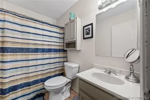 Bath - 72 Forestway Dr, Camdenton, MO 65020 photo 2 of 2