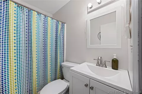 Bath - 72 Forestway Dr, Camdenton, MO 65020 photo 1 of 2