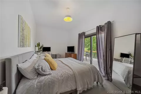Bedroom - 626 Eagle Dr, Four Seasons, MO 65049 photo 7 of 9