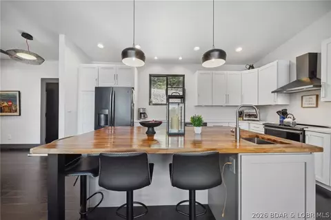 Kitchen - 626 Eagle Dr, Four Seasons, MO 65049 photo 2 of 4