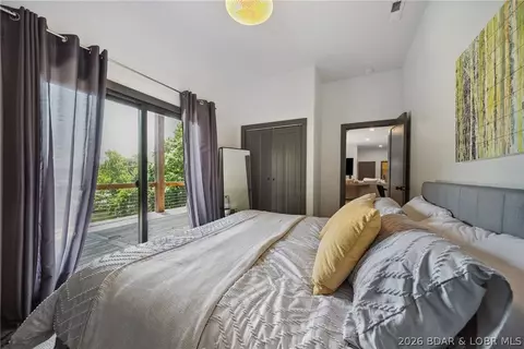 Bedroom - 626 Eagle Dr, Four Seasons, MO 65049 photo 6 of 9