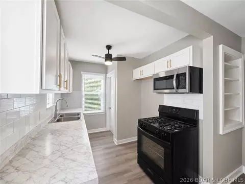 1815 E 7th St, Sedalia, MO 65301 photo 4