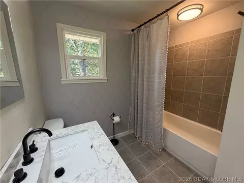 Bath - 18274 Hwy W, Versailles, MO 65084 photo 2 of 3