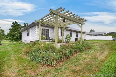 Exterior - 412 W Champain St, Eldon, MO 65026 photo 4 of 9