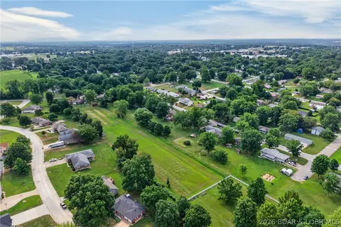 View/Area - 412 W Champain St, Eldon, MO 65026 photo 10 of 11