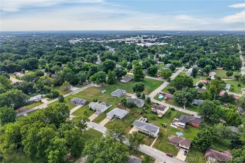 View/Area - 412 W Champain St, Eldon, MO 65026 photo 6 of 11