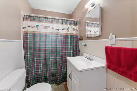 Bath - 41552 Ivy Bend Rd, Stover, MO 65078 photo 4 of 5