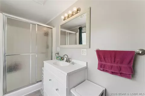 Bath - 41552 Ivy Bend Rd, Stover, MO 65078 photo 3 of 5