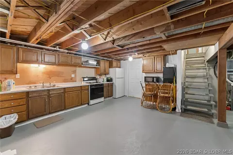 Kitchen - 41552 Ivy Bend Rd, Stover, MO 65078 photo 6 of 7