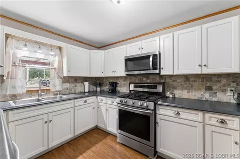 Kitchen - 41552 Ivy Bend Rd, Stover, MO 65078 photo 4 of 7