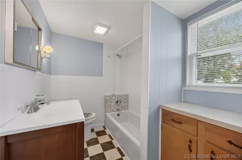 Bath - 31435 Lofty Ln, Edwards, MO 65326 photo 3 of 6