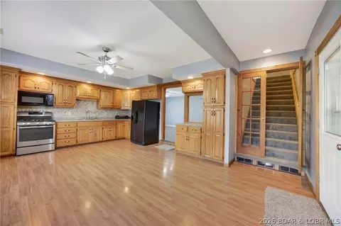 Entry Way - 31435 Lofty Ln, Edwards, MO 65326 photo 1 of 7