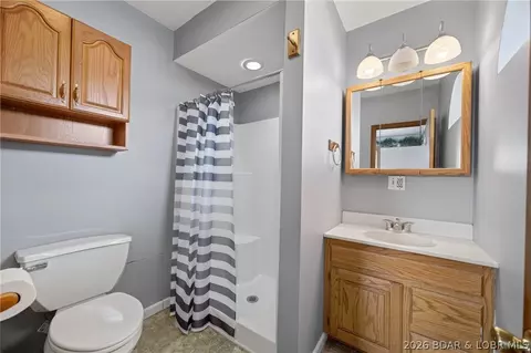 Bath - 31435 Lofty Ln, Edwards, MO 65326 photo 2 of 6