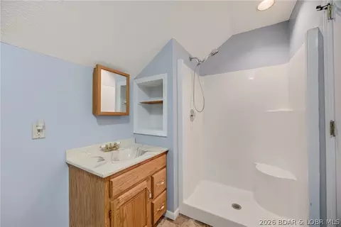 Bath - 31435 Lofty Ln, Edwards, MO 65326 photo 6 of 6