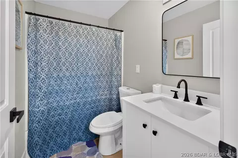 Bath - 29 Vine St, Edwards, MO 65326 photo 2 of 6