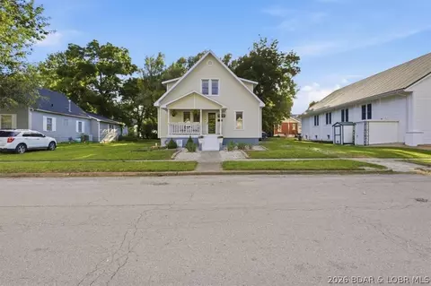 Exterior - 209 N Maple St, Eldon, MO 65026 photo 5 of 5