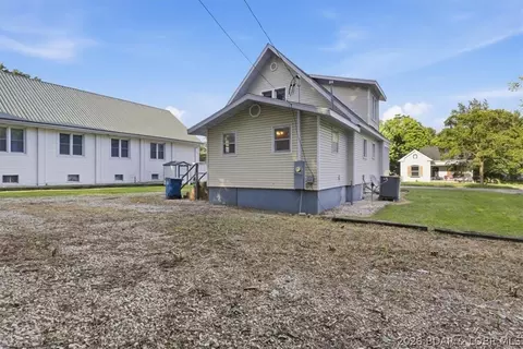 Exterior - 209 N Maple St, Eldon, MO 65026 photo 4 of 5