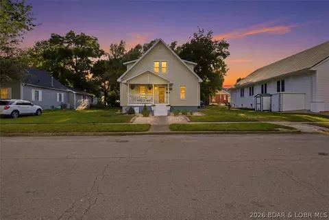 Exterior - 209 N Maple St, Eldon, MO 65026 photo 1 of 5